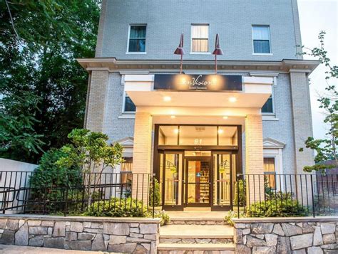 Longwood Hotel in Boston .